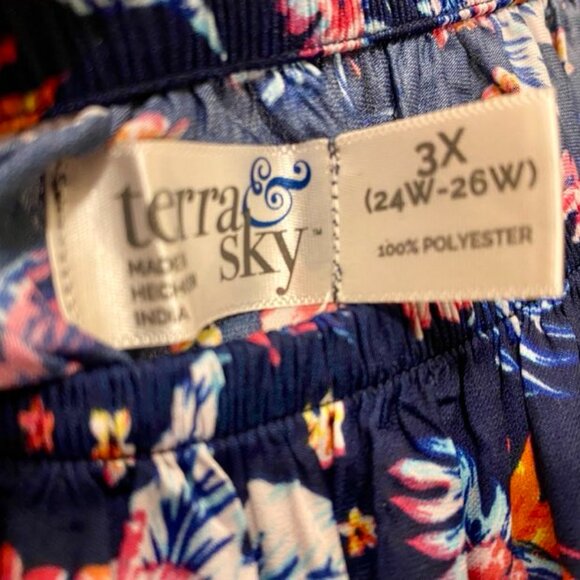 Soft navy blouse with bright print, Terra & Sky 3X - Picture 4 of 8